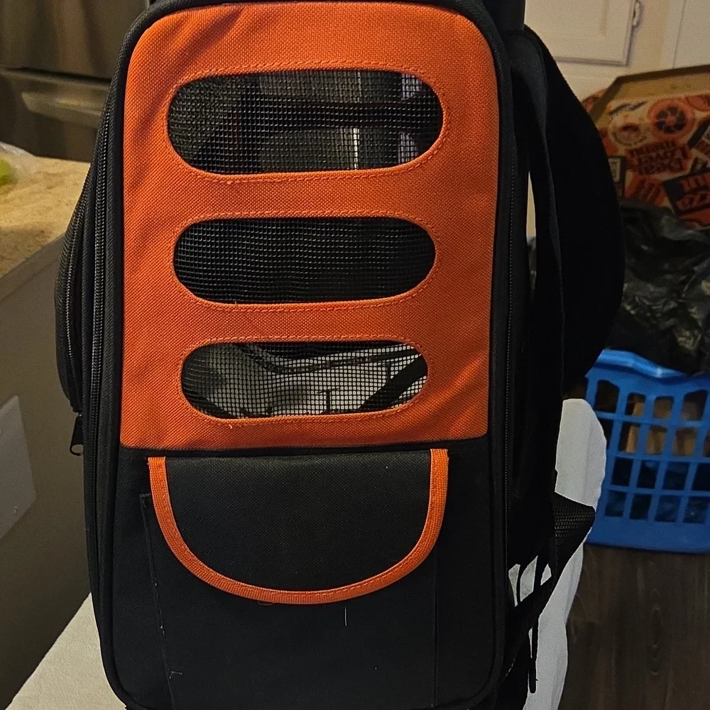 Pet Gear Orange and Black Pet Carrier I-GO2 ESCORT